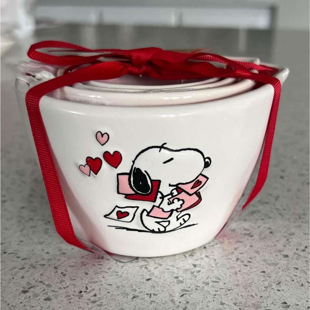 Rae Dunn snoopy measuring cups